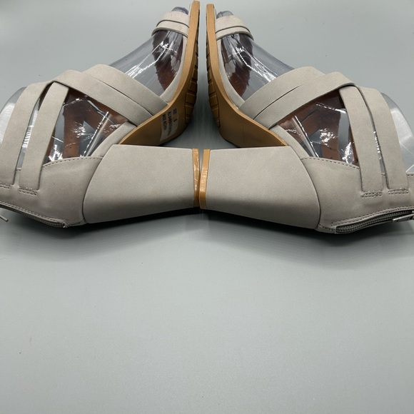 Charlotte Russe Gray Strappy Chunk Heel Open Toe Sandal Size 6 - Picture 4 of 14